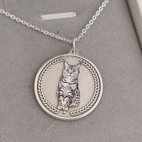 AriliaPet-Pet Customized Silver Round Relief Pendant